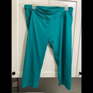 Fabletics Women’s Capri length leggings